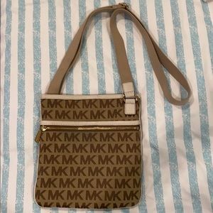 Michael Kors Flat Small Crossbody bag.